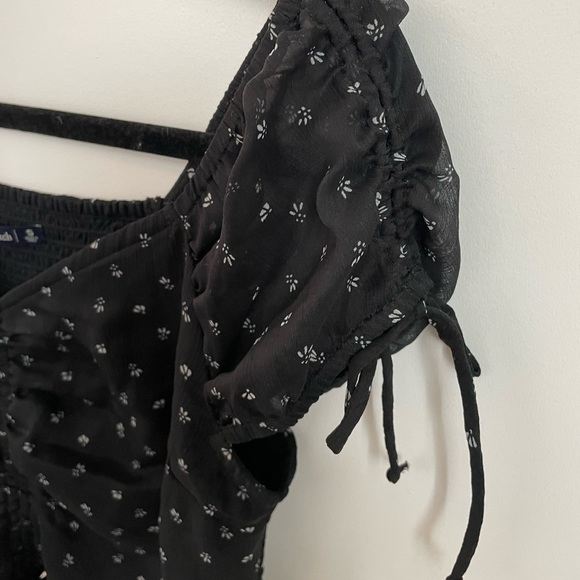 Abercrombie & Fitch Crop Top Tie Sleeve - Picture 2 of 5